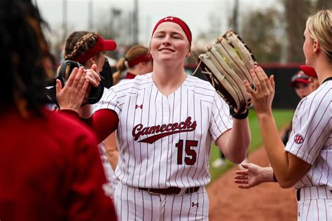 alana vawter|South Carolina softball ace Alana Vawter makes USC debut 